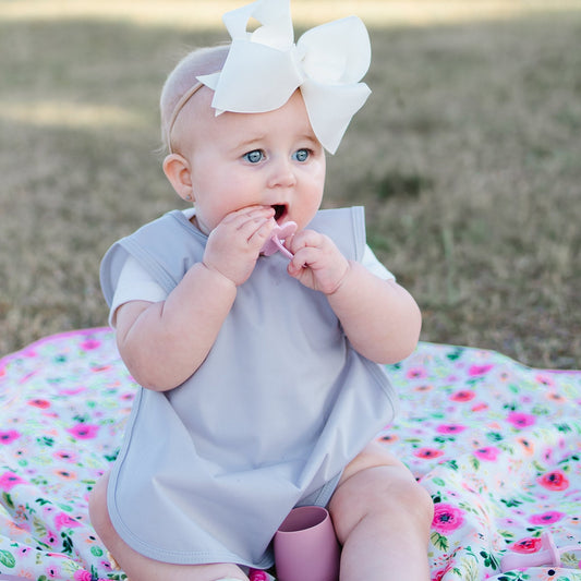 Light Gray Minimalist Bapron