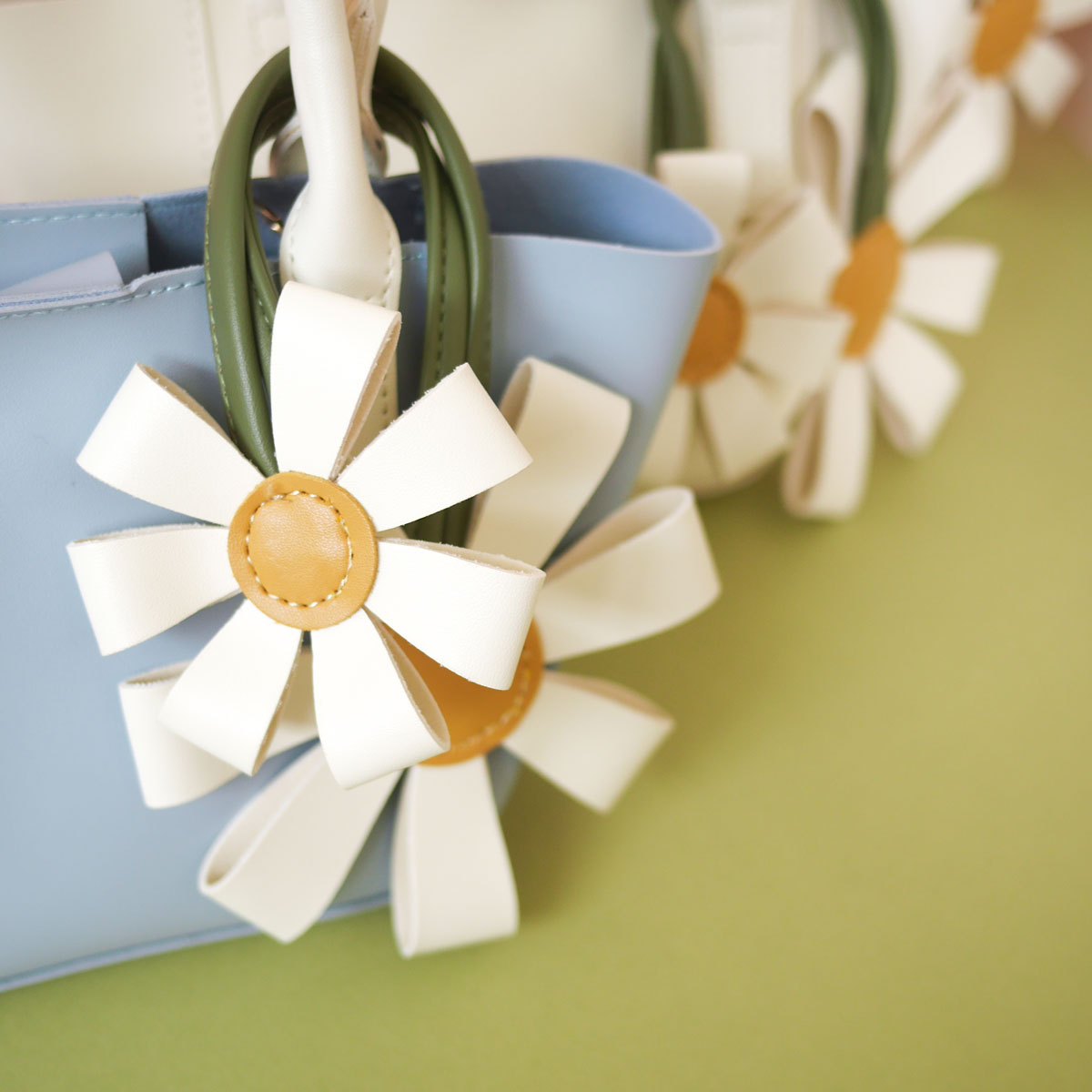 Daisy Flower Mini-bag (Goldilocks)