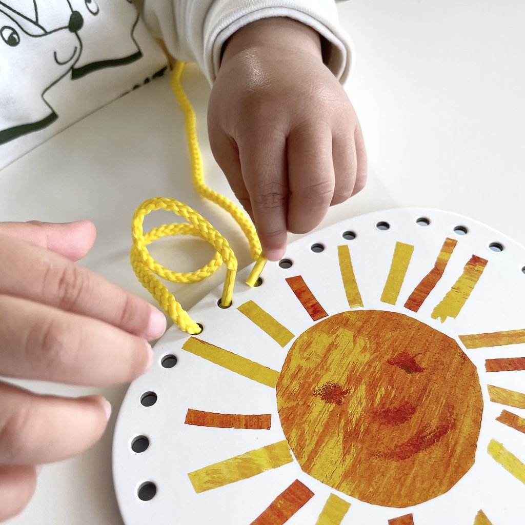 The Very Hungry Caterpillar Lacing Cards - WERONE