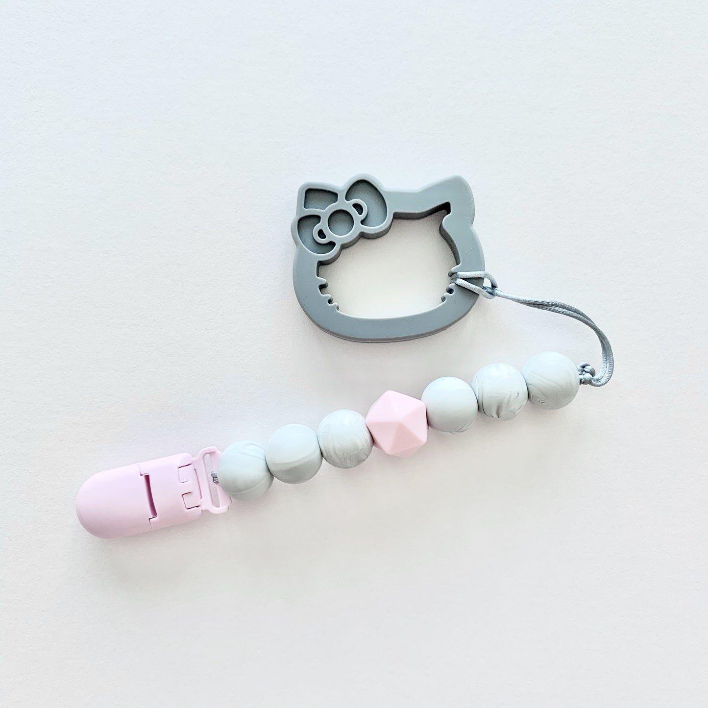 Teether Strap - Essential Mini on Kitty - WERONE